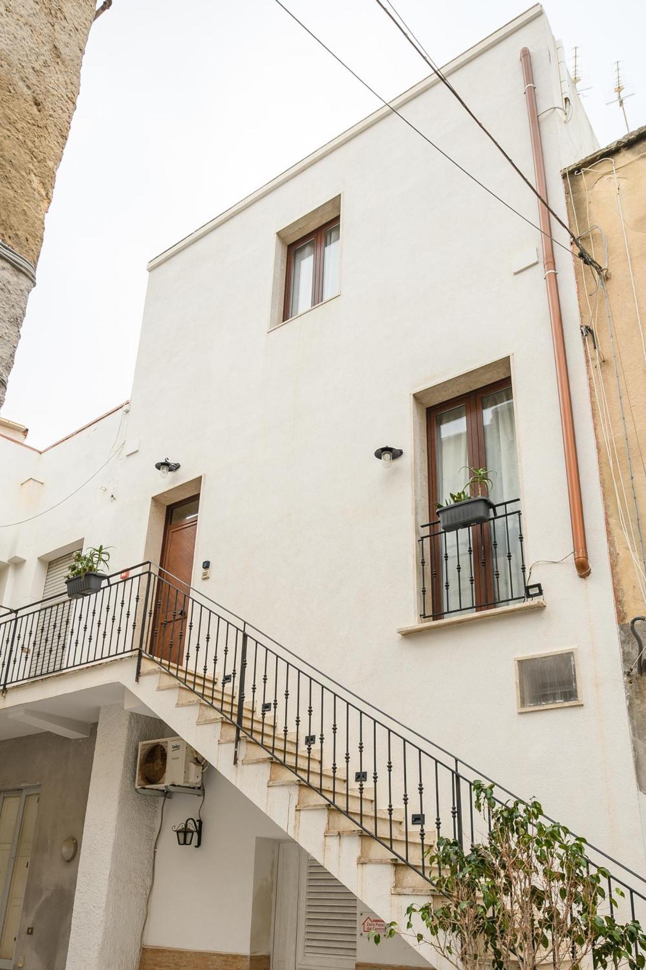 マルサラ Il Cortile Degli Artisti Bed & Breakfast エクステリア 写真